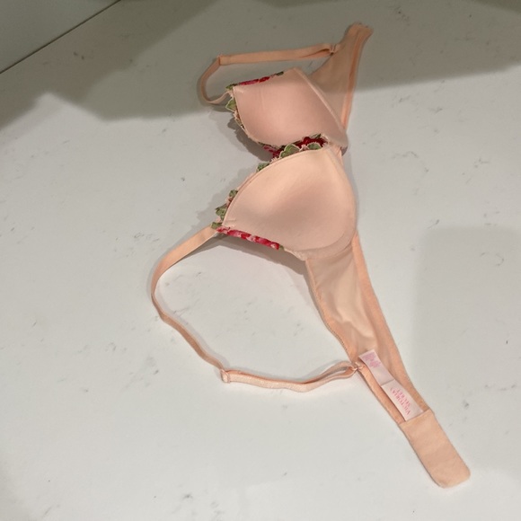 Victoria's Secret 34B plunge beautiful flower and lace 💕 EUC - Picture 5 of 10